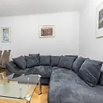 Central Sunny Apartments By Jr City Apartments - Monthly Rental