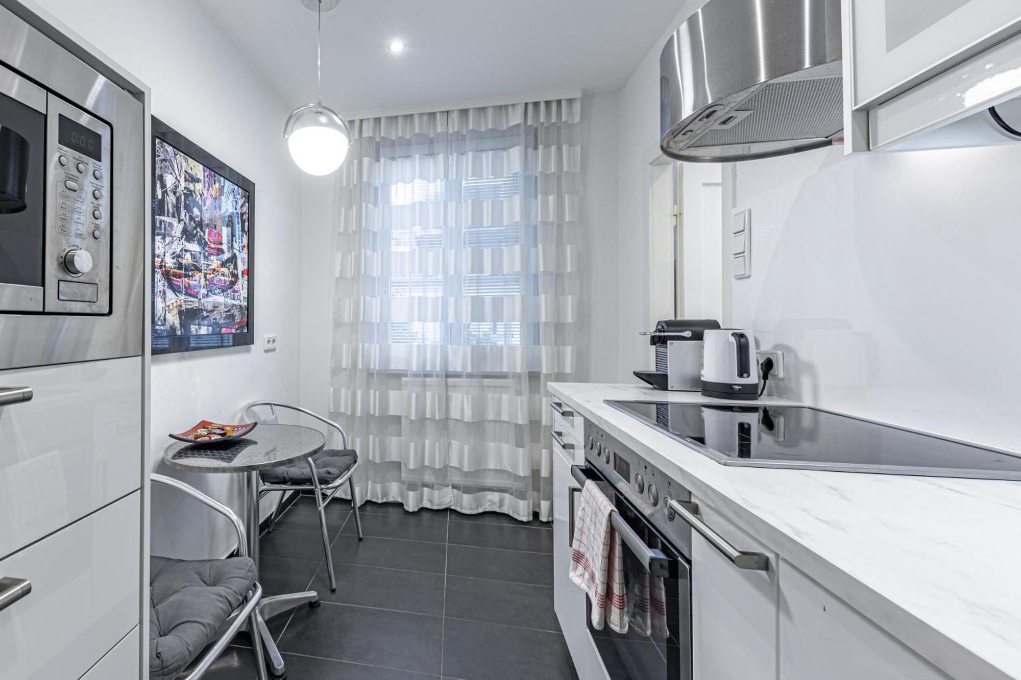 Sunny By Jr - Monthly Apartment
