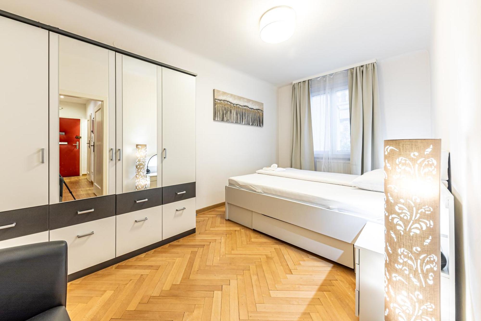 Apartment Sunny By Jr - Monthly